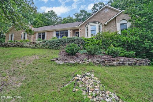 17 Milnor Ter, Crossville, TN, 38558-2770 | Card Image