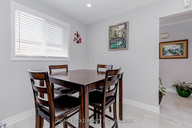 298 Royal Salisbury Way, House attached with 6 bedrooms, 3 bathrooms and 3 parking in Brampton ON | Image 12