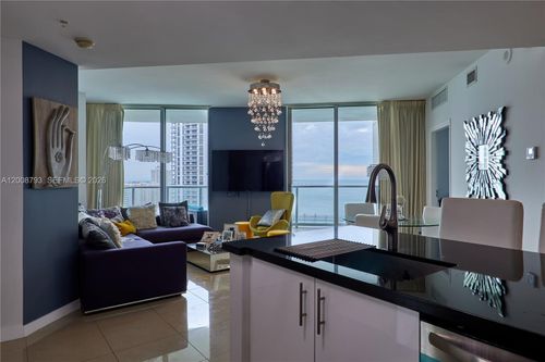 t-2108-300 S Biscayne Blvd, Miami, FL, 33131-5328 | Card Image