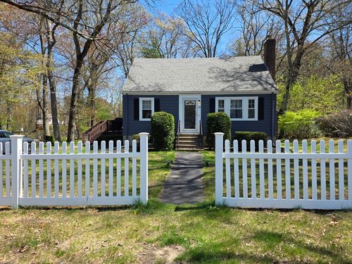 10 Marion St, Wilmington, MA, 01887-3132 | Card Image