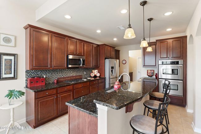 19 E Francesa Ct, Home with 3 bedrooms, 3 bathrooms and null parking in Farmingdale NJ | Image 17