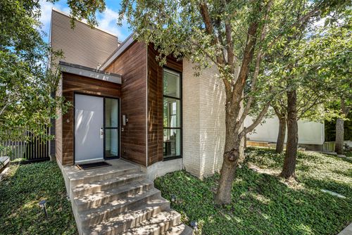 6 Vanguard Way, Dallas, TX, 75243-6510 | Card Image