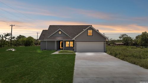 123 Ranchero Way, Natalia, TX, 78059-2280 | Card Image
