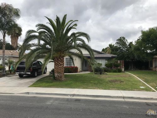 5710 Summer Country Dr, Bakersfield, CA, 93313-5211 | Card Image