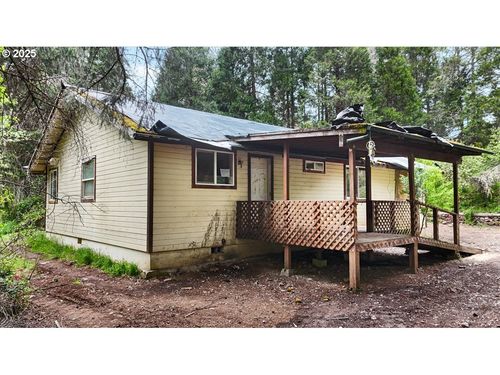 9020 Elk Creek Rd, Trail, OR, 97541-9808 | Card Image
