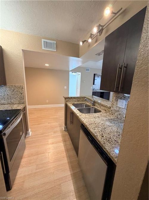 apt-5-190 Santa Clara Dr, NAPLES, FL, 34104-5440 | Card Image