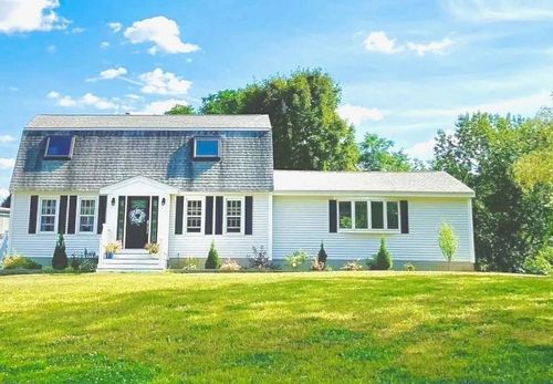45 Lincolnshire Dr, Haverhill, MA, 01835-8166 | Card Image