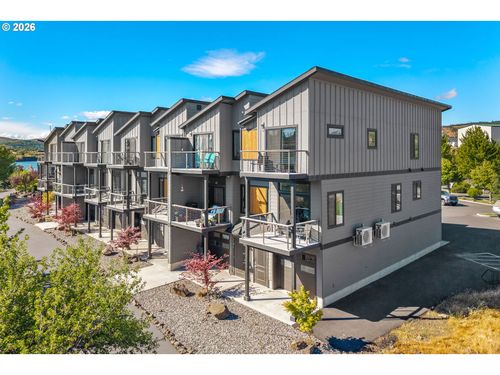 3793 Klindt Dr, The Dalles, OR, 97058-3566 | Card Image