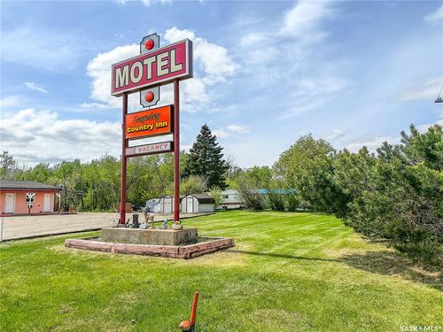 1041 Kaiser William Ave, Langenburg, SK, S0A2A0 | Card Image