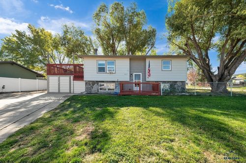 517 Lion Dr, Rapid City, SD, 57701-9701 | Card Image