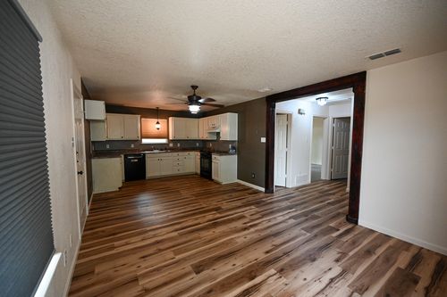 3201 S Garland St, Decatur, TX, 76234-4061 | Card Image