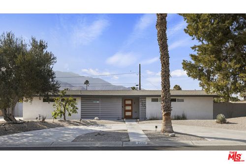 2393 N San Clemente Rd, Palm Springs, CA, 92262-3928 | Card Image