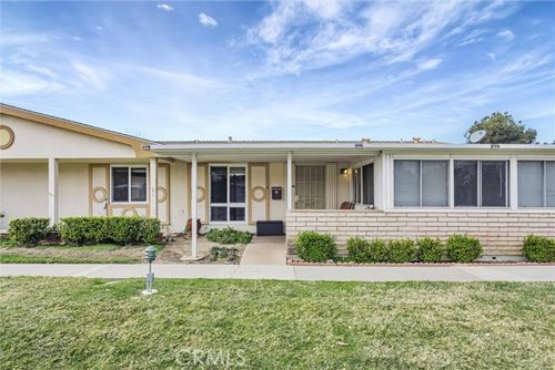 unit-a-26766 Whispering Leaves Dr, Newhall, CA, 91321-5430 | Card Image