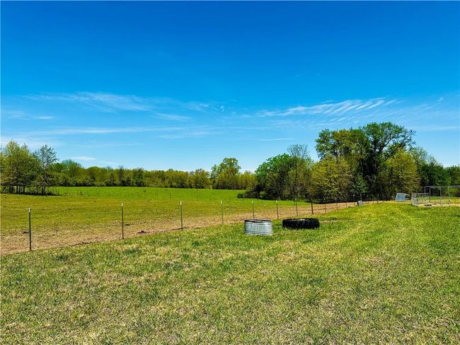 8889 Ne Highway 52, House other with 3 bedrooms, 1 bathrooms and null parking in Windsor MO | Image 44