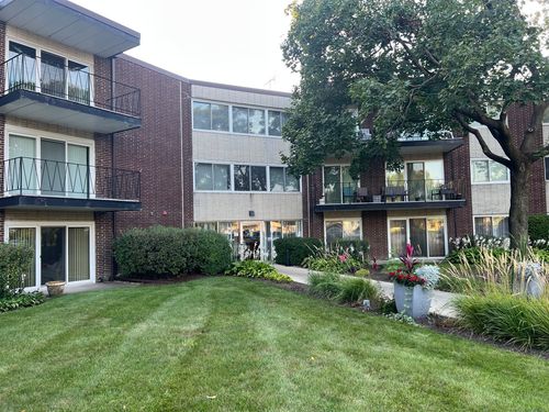 25b-2800 Maple Ave, Downers Grove, IL, 60515-4146 | Card Image