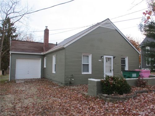 15794 Grove St, Middlefield, OH, 44062-9630 | Card Image