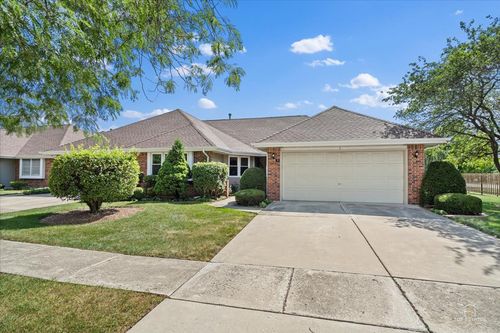1 Fallcreek Cir, Montgomery, IL, 60538-2154 | Card Image
