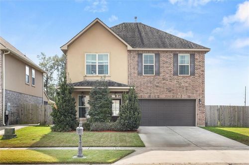 7437 Silverado Dr, Marrero, LA, 70072-5975 | Card Image