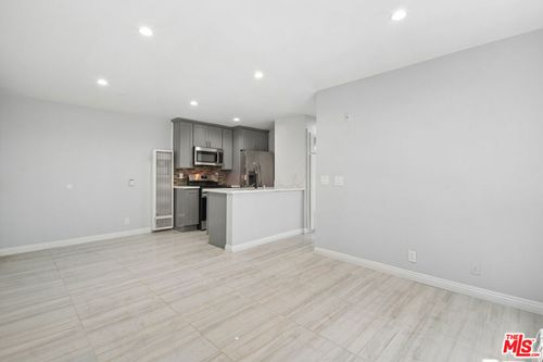 105-852 N Bunker Hill Ave, Los Angeles, CA, 90012-6414 | Card Image