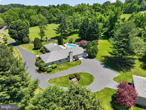 954 Saint Matthews Rd, CHESTER SPRINGS, PA, 19425-3304 | Card Image
