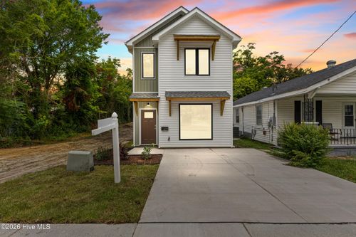 607 Marstellar St, Wilmington, NC, 28401-5735 | Card Image