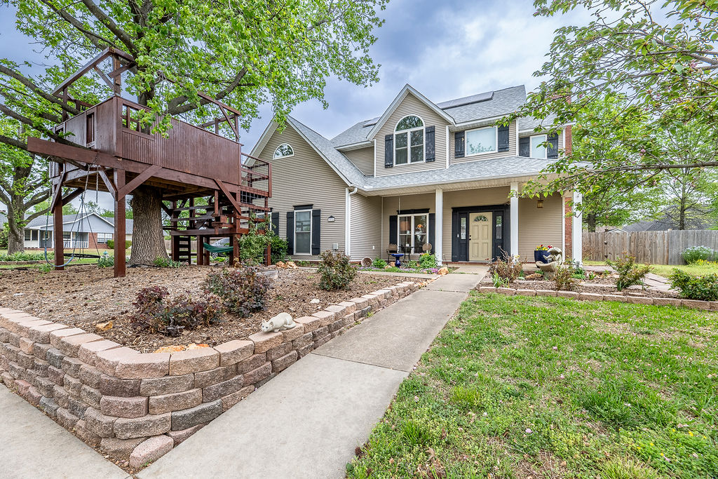 1111 N Flamingo Rd, For Sale in Rogers - eXp Realty