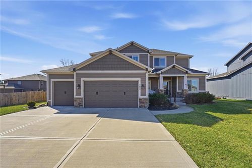 6603 Nw 104th Ter, Kansas City, MO, 64154-1718 | Card Image