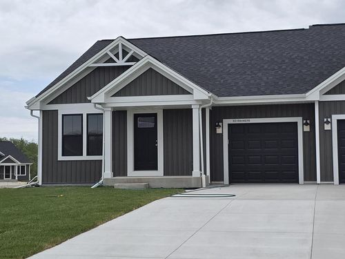 W219N16270 Primrose Court, JACKSON, WI, 53037 | Card Image