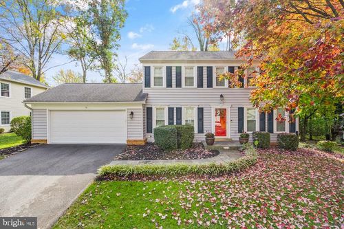 7421 Beverly Manor Dr, ANNANDALE, VA, 22003-2512 | Card Image