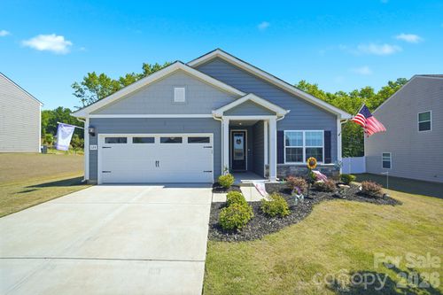 124 N Sina St, Troutman, NC, 28166-9681 | Card Image