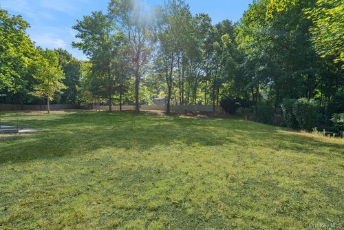 12 Oriole Way, Dix Hills, NY, 11746-4930 | Card Image