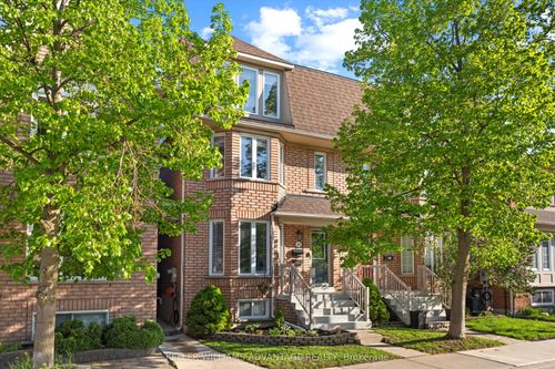 43 Viella St, Toronto, ON, M6N5C6 | Card Image
