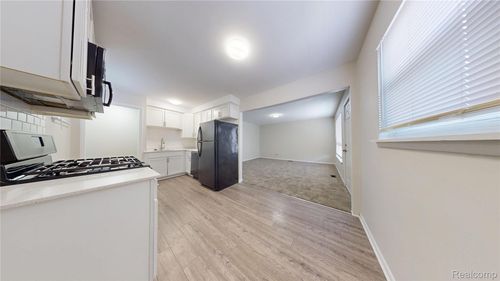 733 Livingston Ave, Pontiac, MI, 48340-2446 | Card Image