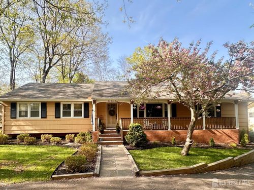 667 Cedarbrook Rd, Bridgewater, NJ, 08807-1141 | Card Image