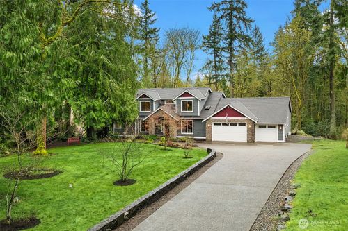 12025 210th Pl Se, Issaquah, WA, 98027-8529 | Card Image