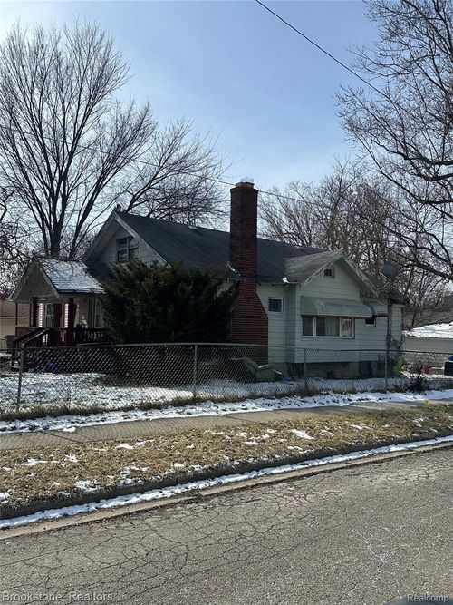 82 Earlmoor Blvd, Pontiac, MI, 48341-2739 | Card Image