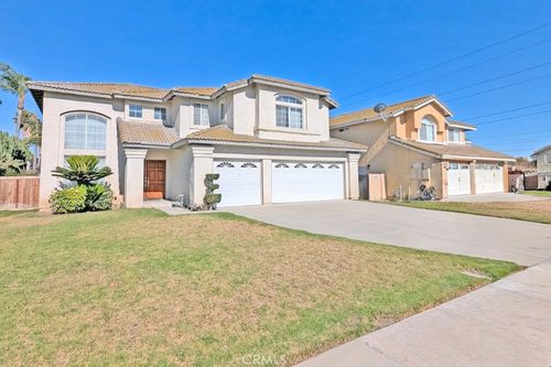 3739 Mustang Dr, Ontario, CA, 91761-9172 | Card Image