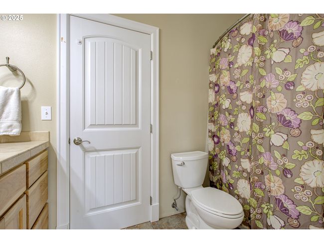 459 Oak Valley Loop, House other with 4 bedrooms, 4 bathrooms and 3 parking in Winchester OR | Image 28