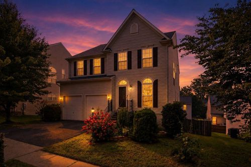 8016 Towering Oak Way, MANASSAS, VA, 20111-5210 | Card Image