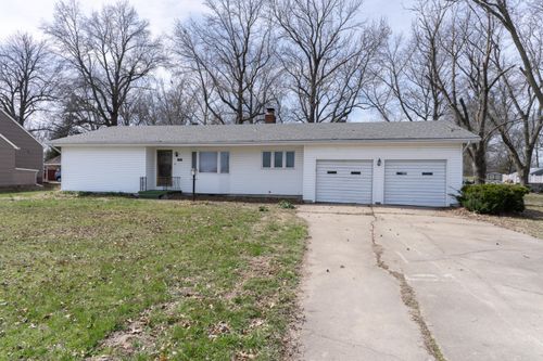 1635 S Williams St, Moberly, MO, 65270-3819 | Card Image