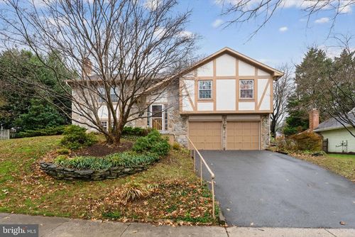 1726 Glastonberry Rd, POTOMAC, MD, 20854-2643 | Card Image