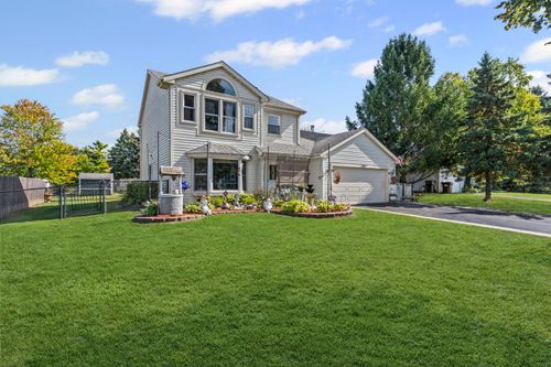 1549 Hollytree Ln, Crystal Lake, IL, 60014-8973 | Card Image