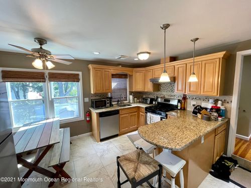 garage-apartment-425 Sylvania Ave, Avon-by-the-sea, NJ, 07717-1133 | Card Image