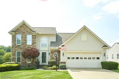 812 Willow Creek Dr, Fairlawn, OH, 44333-2996 | Card Image