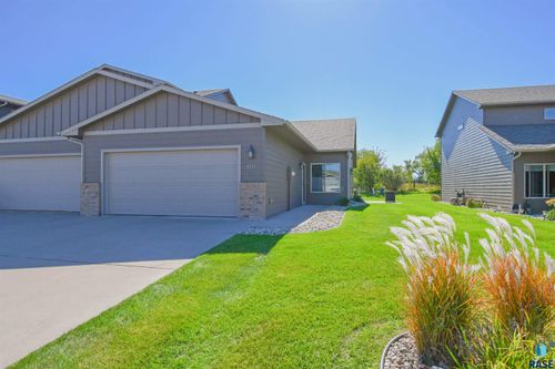4331 W Shipton St, Sioux Falls, SD, 57108-6015 | Card Image