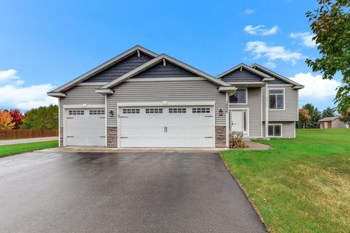 1006 Marion St Se, Isanti, MN, 55040-3231 | Card Image