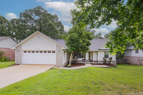 2028 N Hills Dr, Cabot, AR, 72023-6035 | Card Image