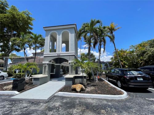 apt-204-7055 Nw 179th St, Hialeah, FL, 33015-5427 | Card Image