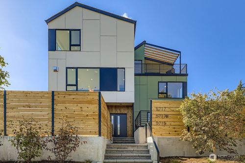 5717 35th Ave Ne, Seattle, WA, 98105-2331 | Card Image