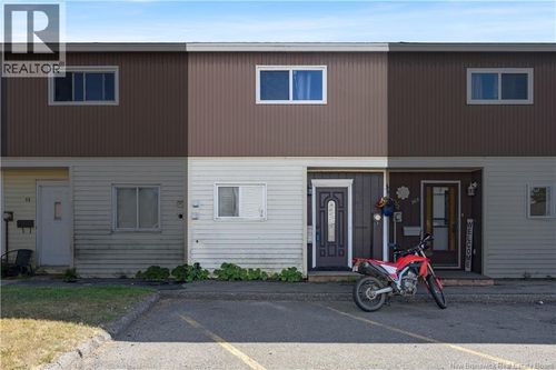 907 Highmeadow Dr, Saint John, NB, E2J3X3 | Card Image